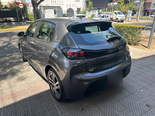 PEUGEOT 208 1.2 Active Pack Puretech 75 Mt año 2021