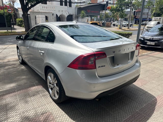 VOLVO S60 2.0 Comfort At año 2012