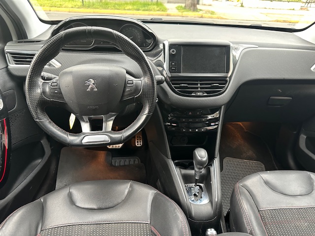 PEUGEOT 208 1.2 Active Pack Puretech 110 Hp E6 At año 2017
