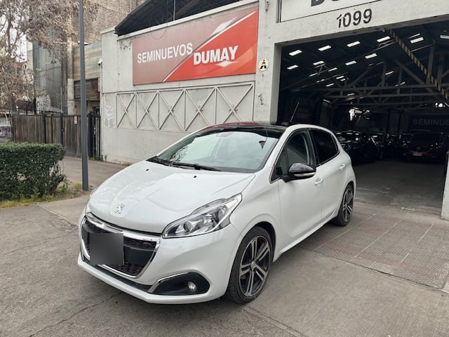PEUGEOT 208 1.2 Active Pack Puretech 110 Hp E6 At año 2017