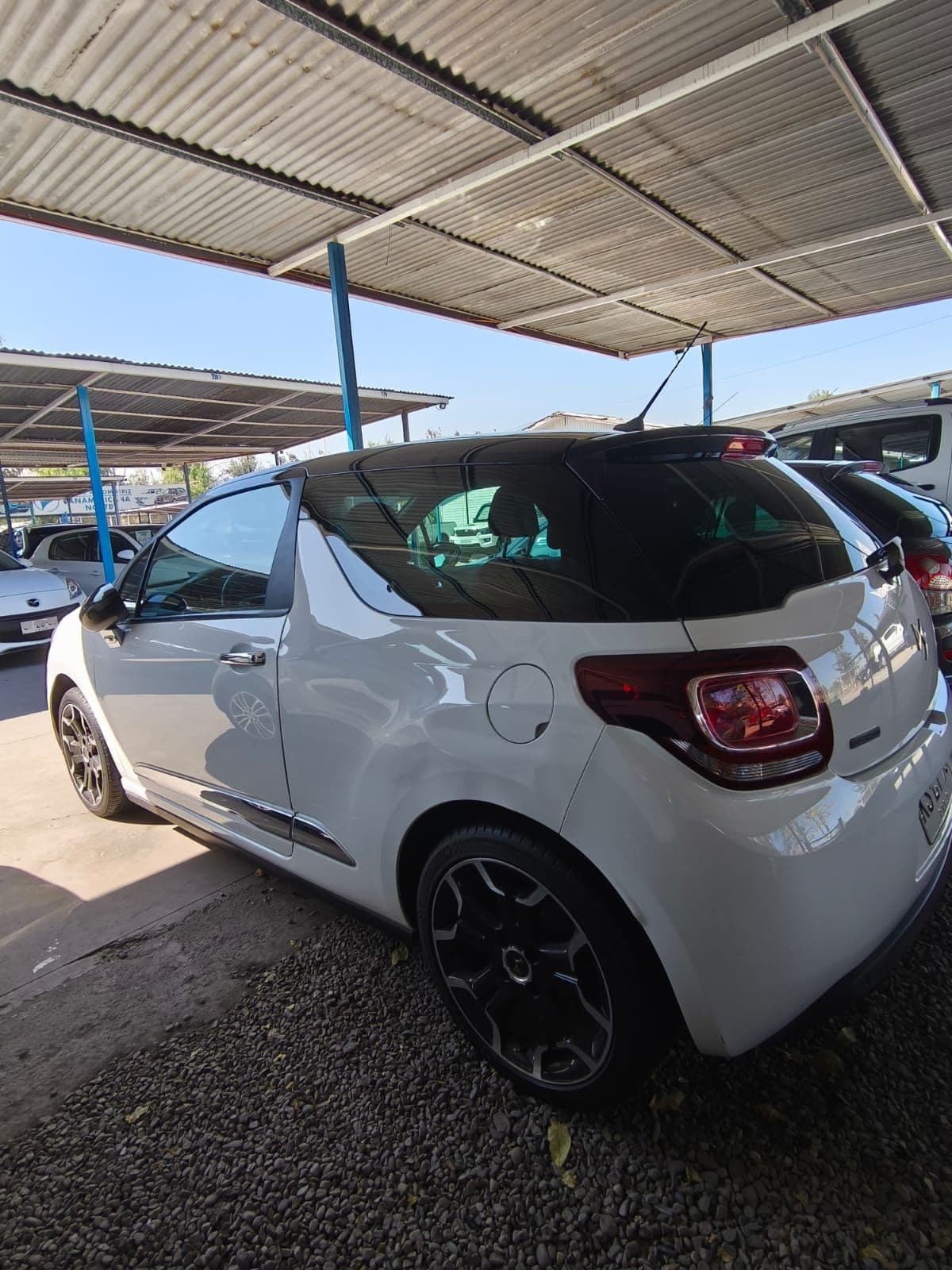 DS AUTOMOBILES DS3 1.2 Puretech 110 S&s So Chic 3p Mt año 2018