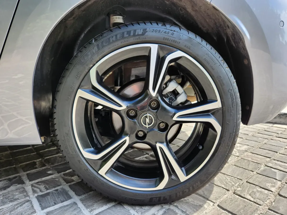 OPEL CORSA 1.2 Gs Line At año 2023