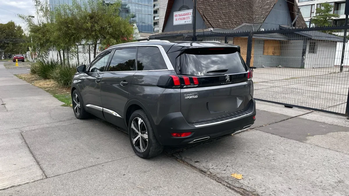 PEUGEOT 5008 1.6 Gt-Line Puretech 180 At año 2020