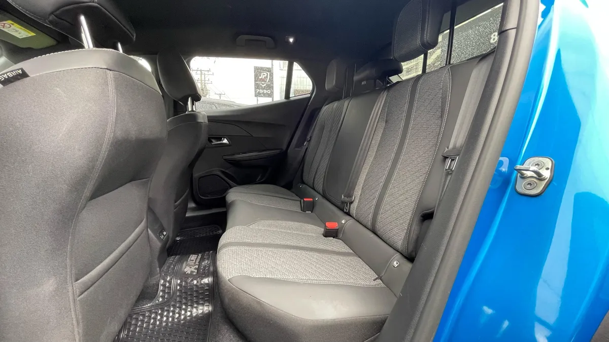 PEUGEOT 2008 1.2 Active Pack Puretech 130 Mt año 2024