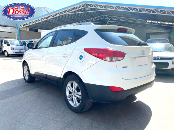 HYUNDAI TUCSON 2.0 Crdi Lm Gl At 4x4 Diesel año 2013