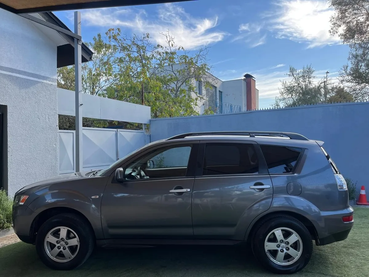 MITSUBISHI OUTLANDER 2.4 K2 Gl Mt 4x2 año 2012
