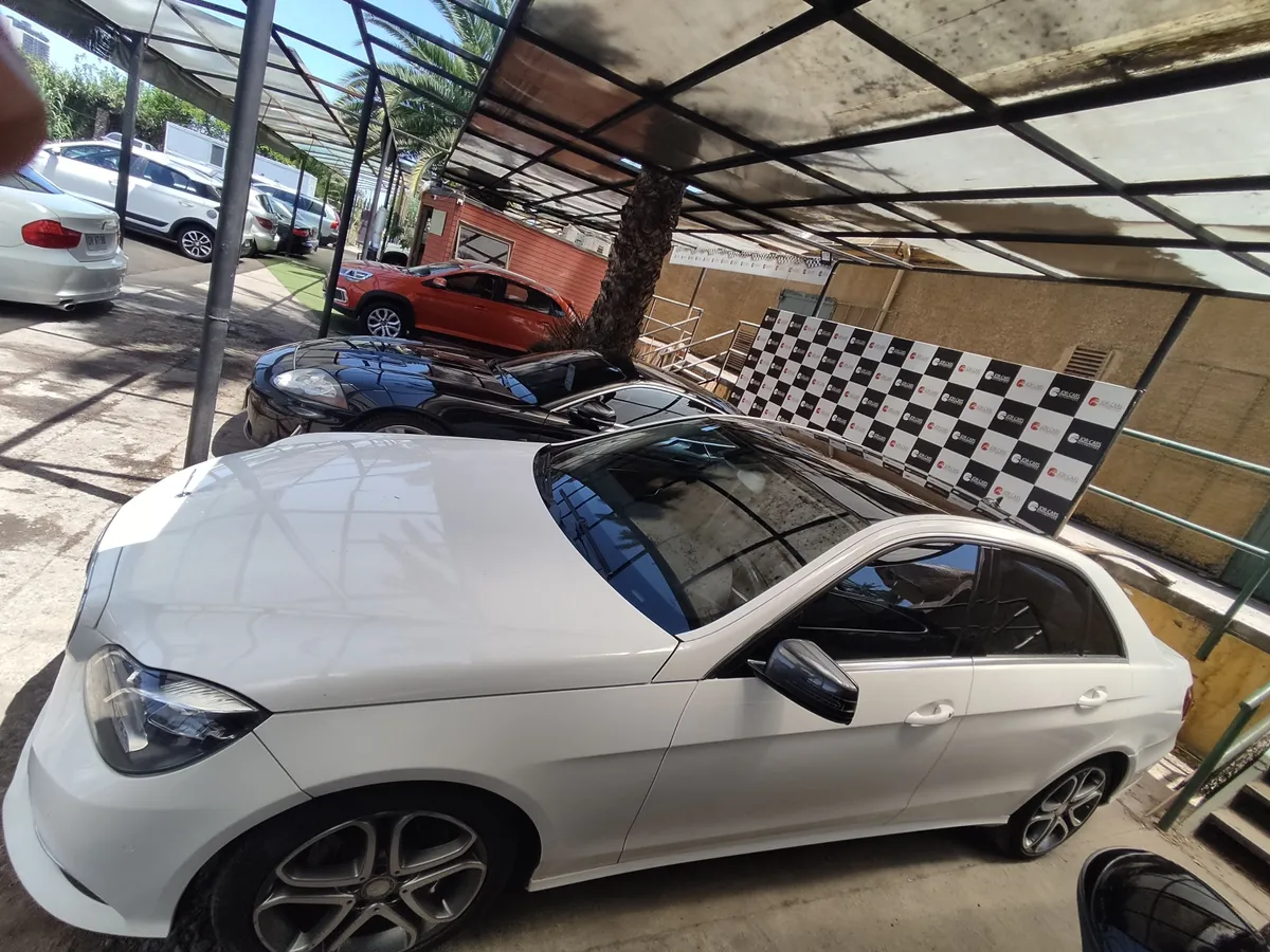 MERCEDES BENZ E200 1.8 At año 2014