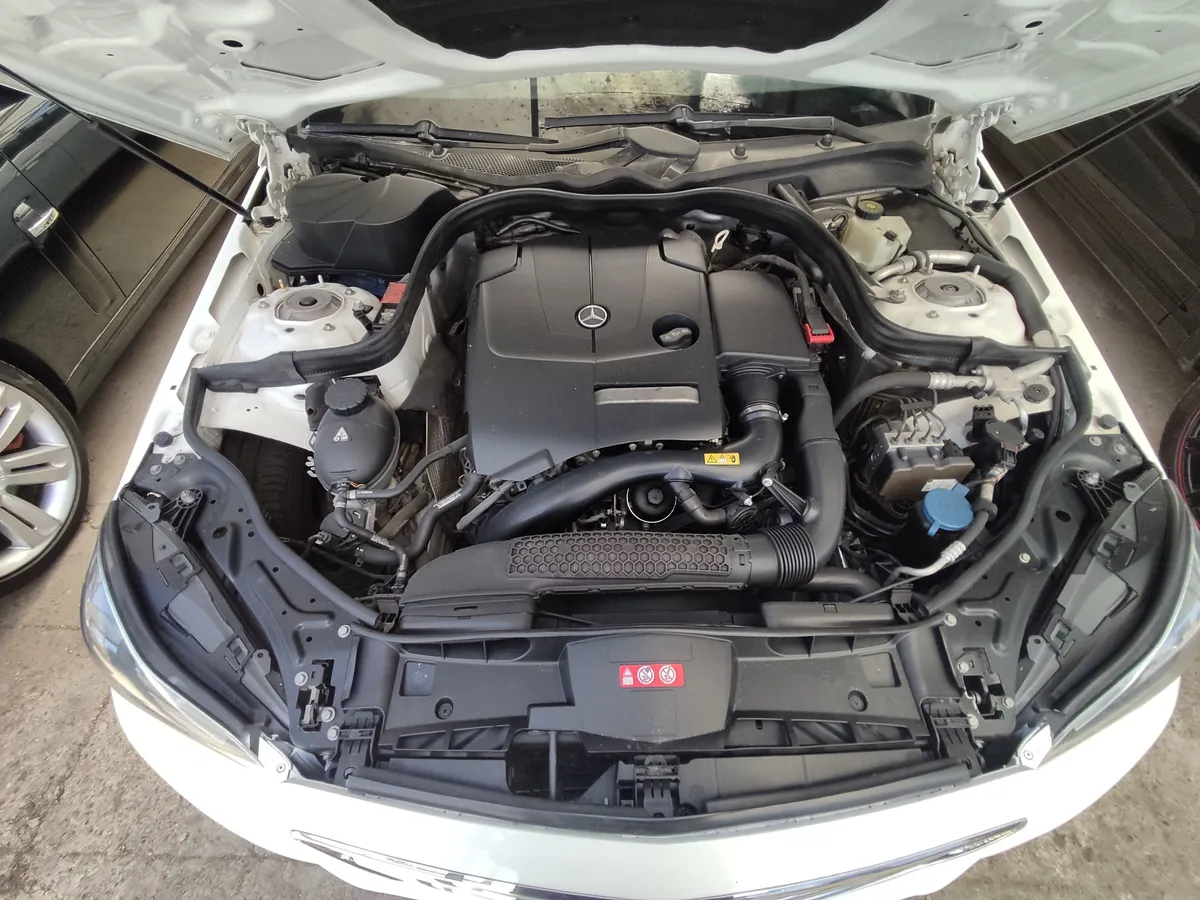 MERCEDES BENZ E200 1.8 At año 2014