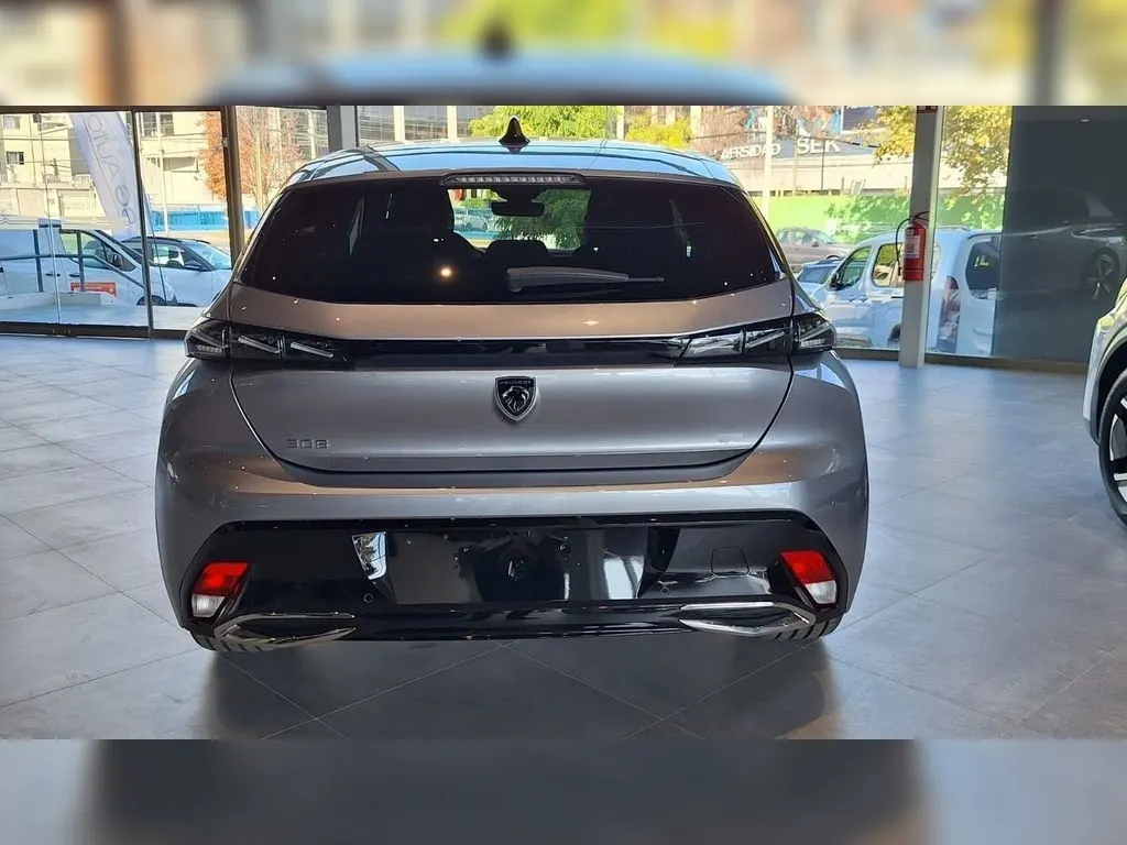 Peugeot 308 1.2 Gt Puretech 130 At año 2025