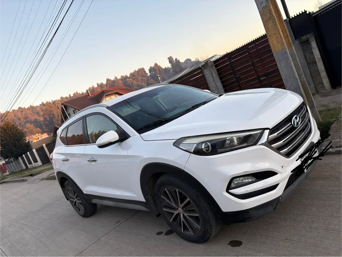 HYUNDAI TUCSON 2.0 Lm P/e 5dr Gl Ac 2ababs At 4x4 año 2017