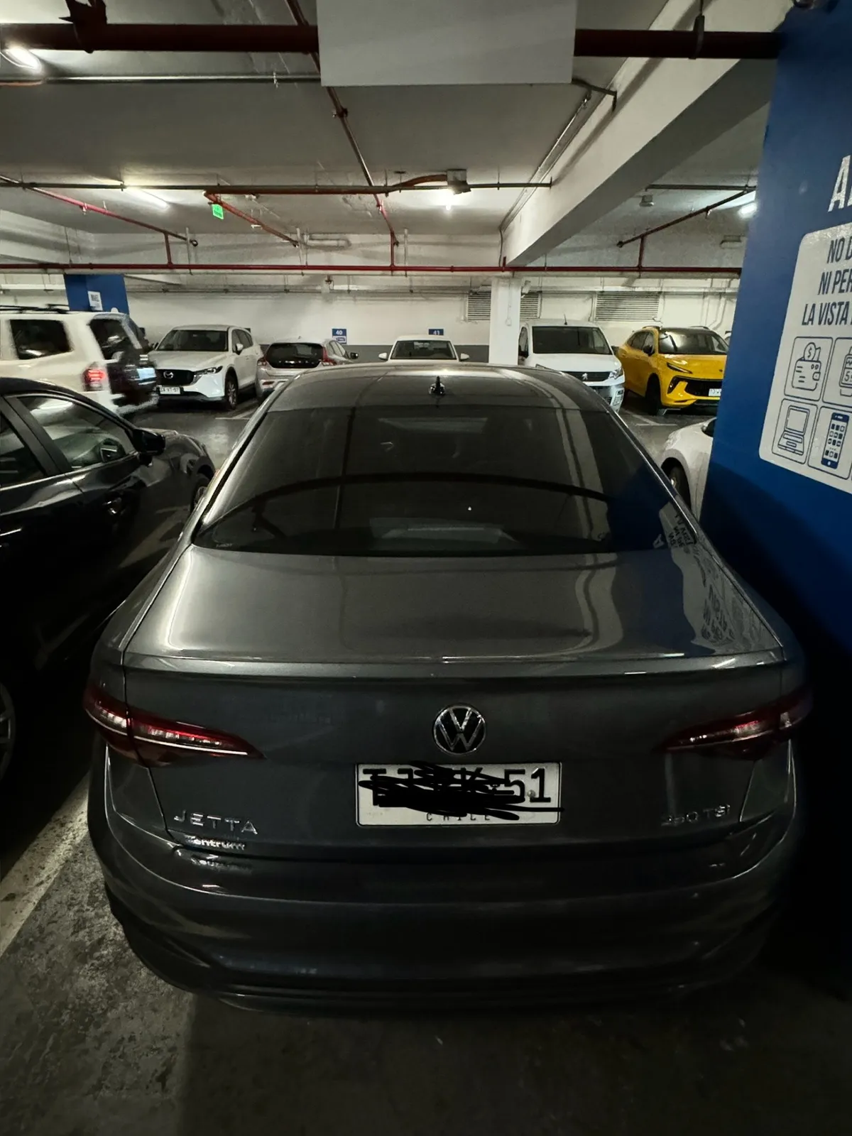 VOLKSWAGEN JETTA 1.4 Comfortline Sky At año 2024