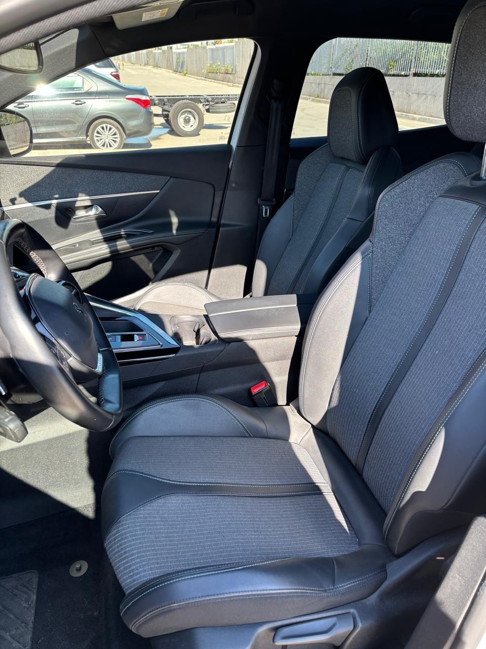PEUGEOT 3008 1.5 Allure Pack Bluehdi 130 At Diesel año 2024