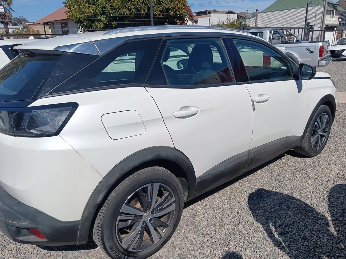 PEUGEOT 3008 1.5 Active Bluehdi 130 Mt Diesel año 2022