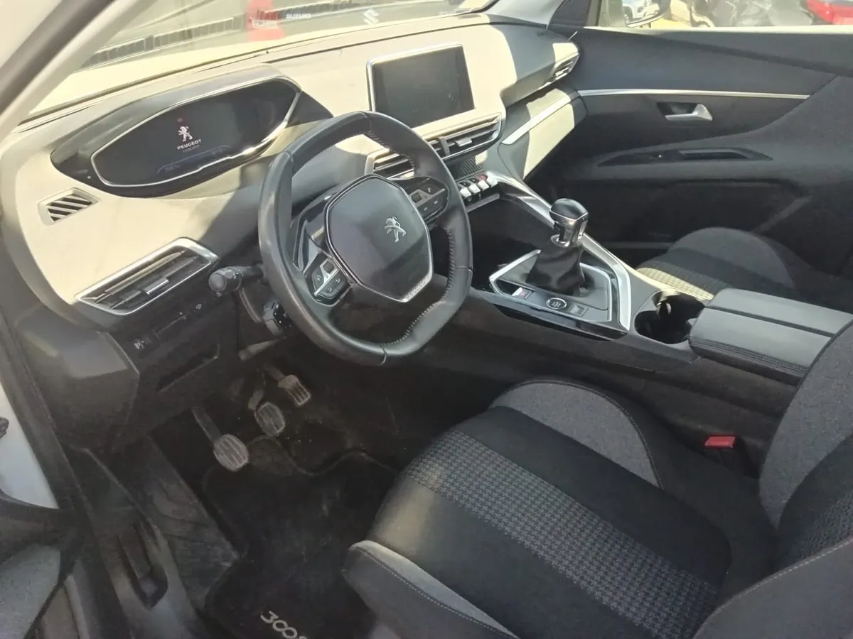 PEUGEOT 3008 1.5 Active Bluehdi 130 Mt Diesel año 2022