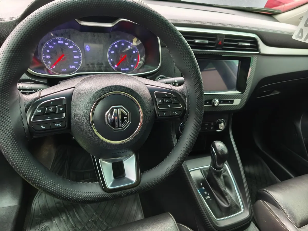MG ZS 1.5 Std At año 2023