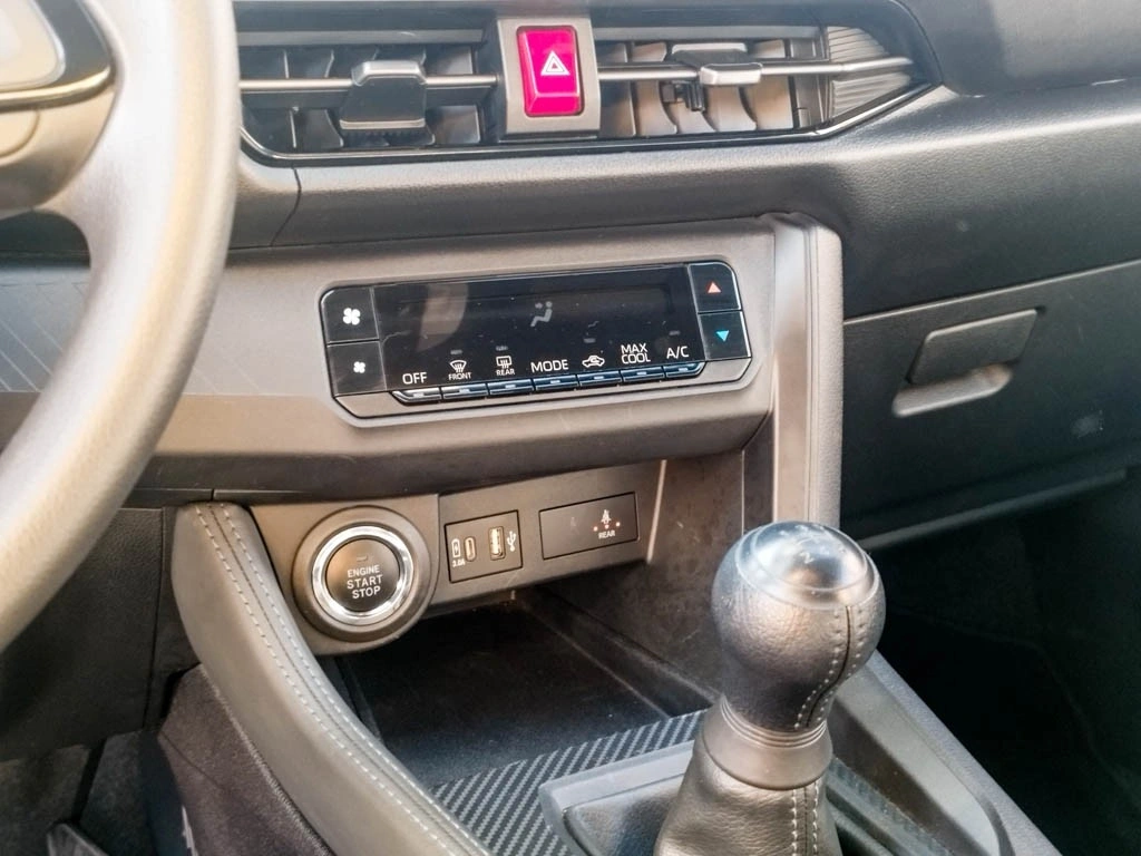 TOYOTA YARIS CROSS 1.5 Xi Mt año 2024