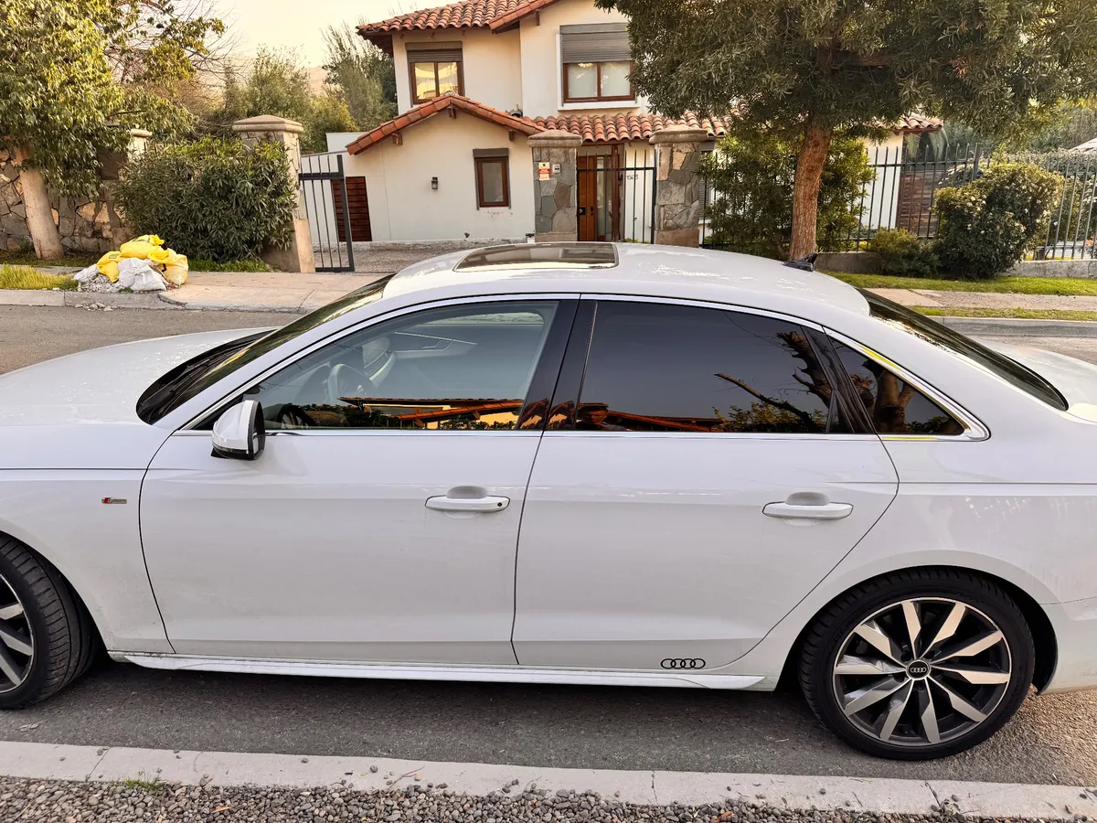 AUDI A4 2.0 40 Tfsi Sport At año 2022