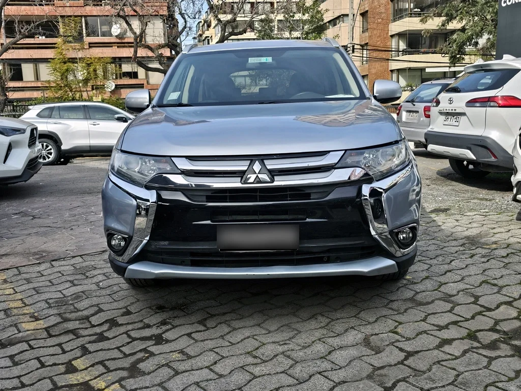 MITSUBISHI OUTLANDER 2.4 Gls At 4x4 año 2017
