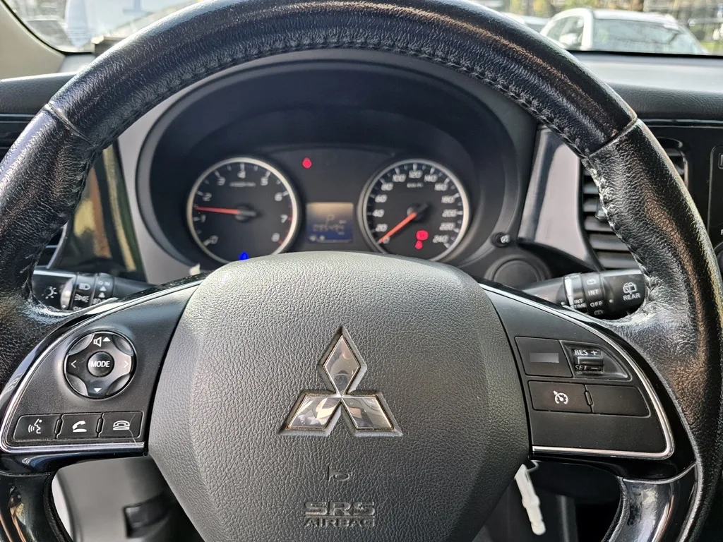 MITSUBISHI OUTLANDER 2.4 Gls At 4x4 año 2017