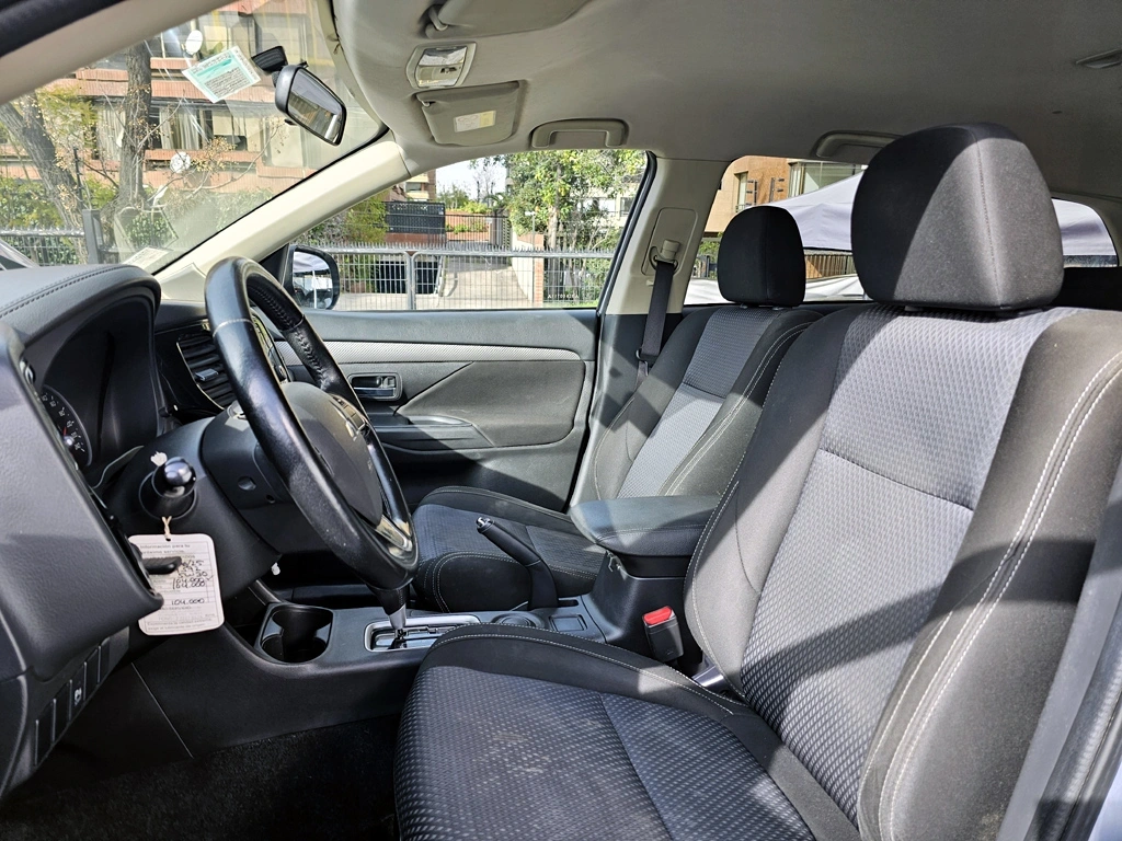 MITSUBISHI OUTLANDER 2.4 Gls At 4x4 año 2017
