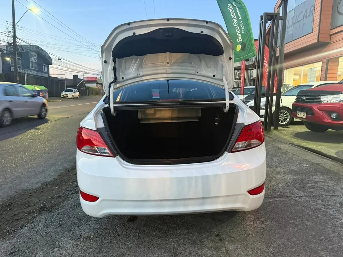 HYUNDAI ACCENT 1.6 Rb Sdn Gls 2ab Abs Mt año 2015