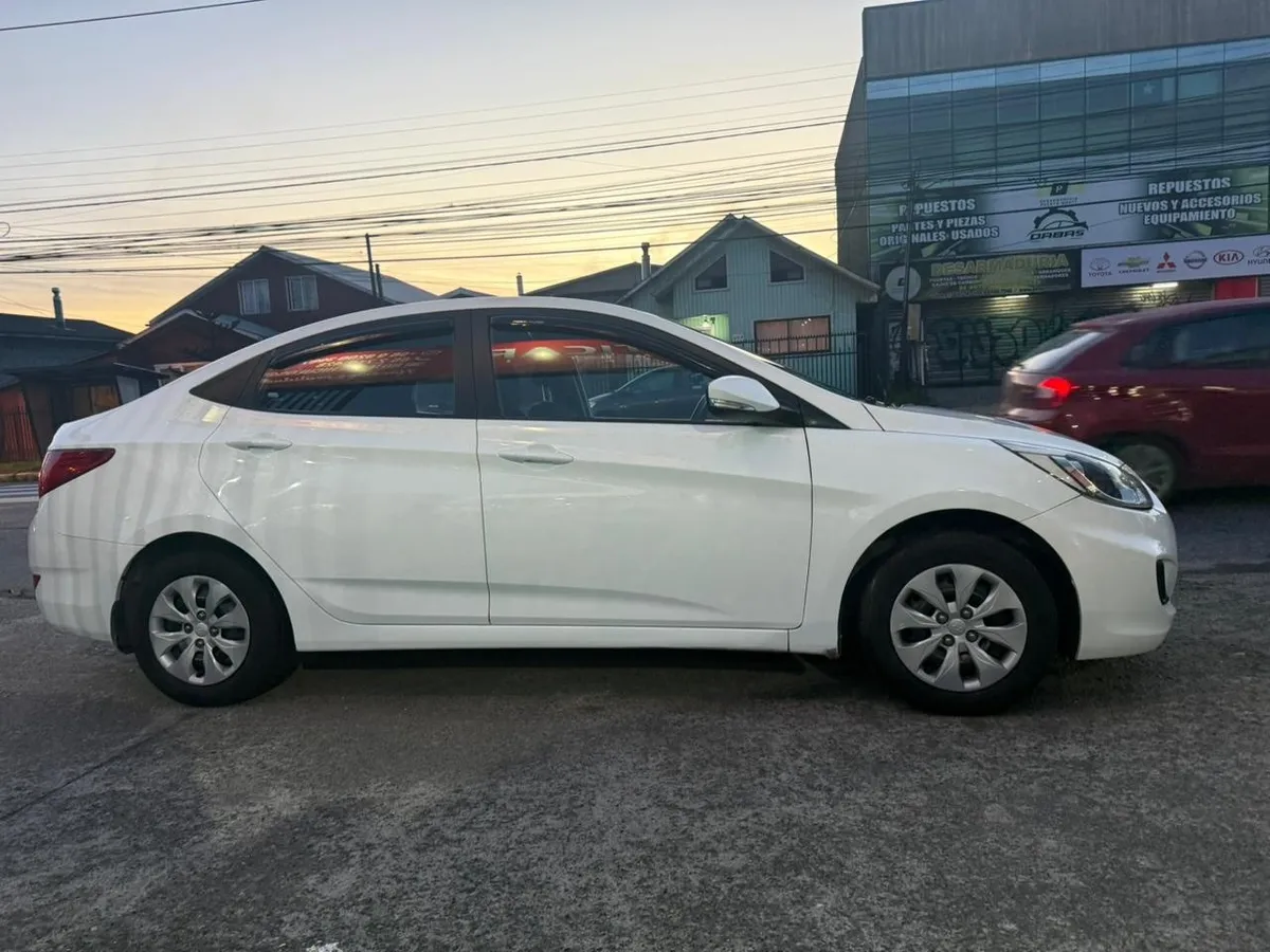 HYUNDAI ACCENT 1.6 Rb Sdn Gls 2ab Abs Mt año 2015