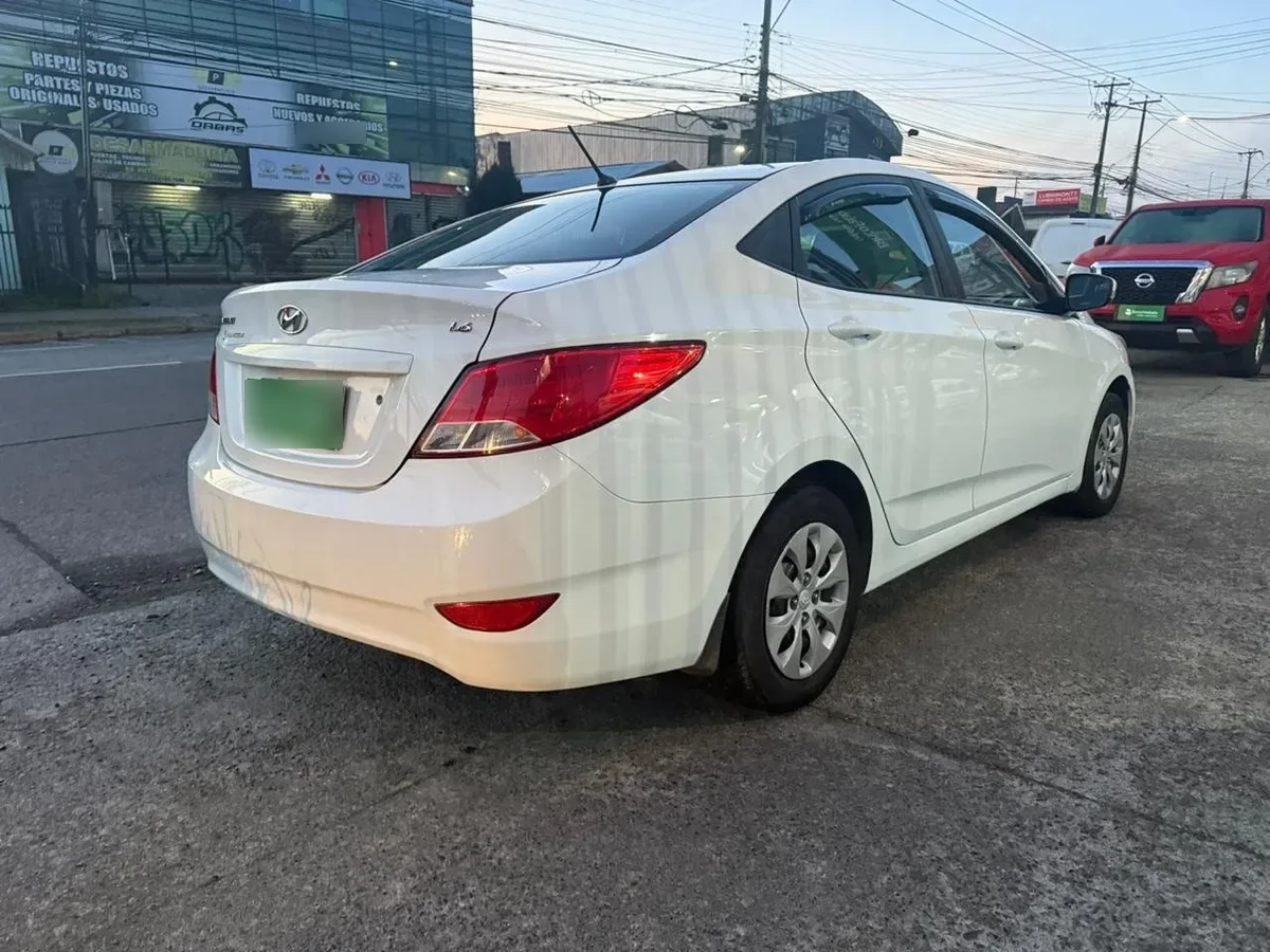 HYUNDAI ACCENT 1.6 Rb Sdn Gls 2ab Abs Mt año 2015