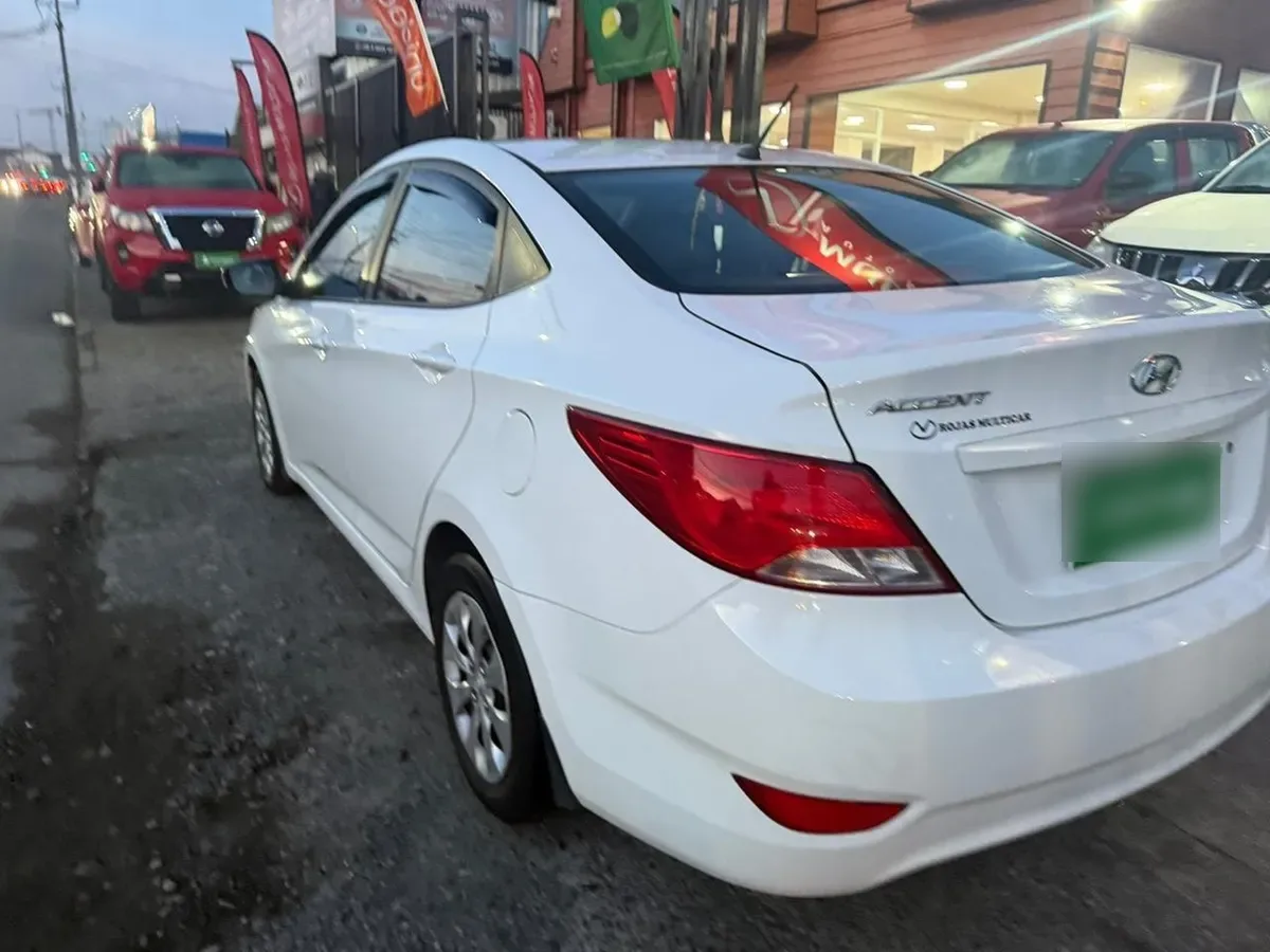 HYUNDAI ACCENT 1.6 Rb Sdn Gls 2ab Abs Mt año 2015