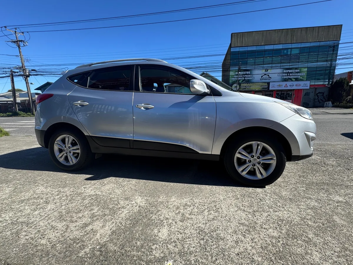 HYUNDAI TUCSON 2.0 Lm Gl 5mt Base Mt año 2012