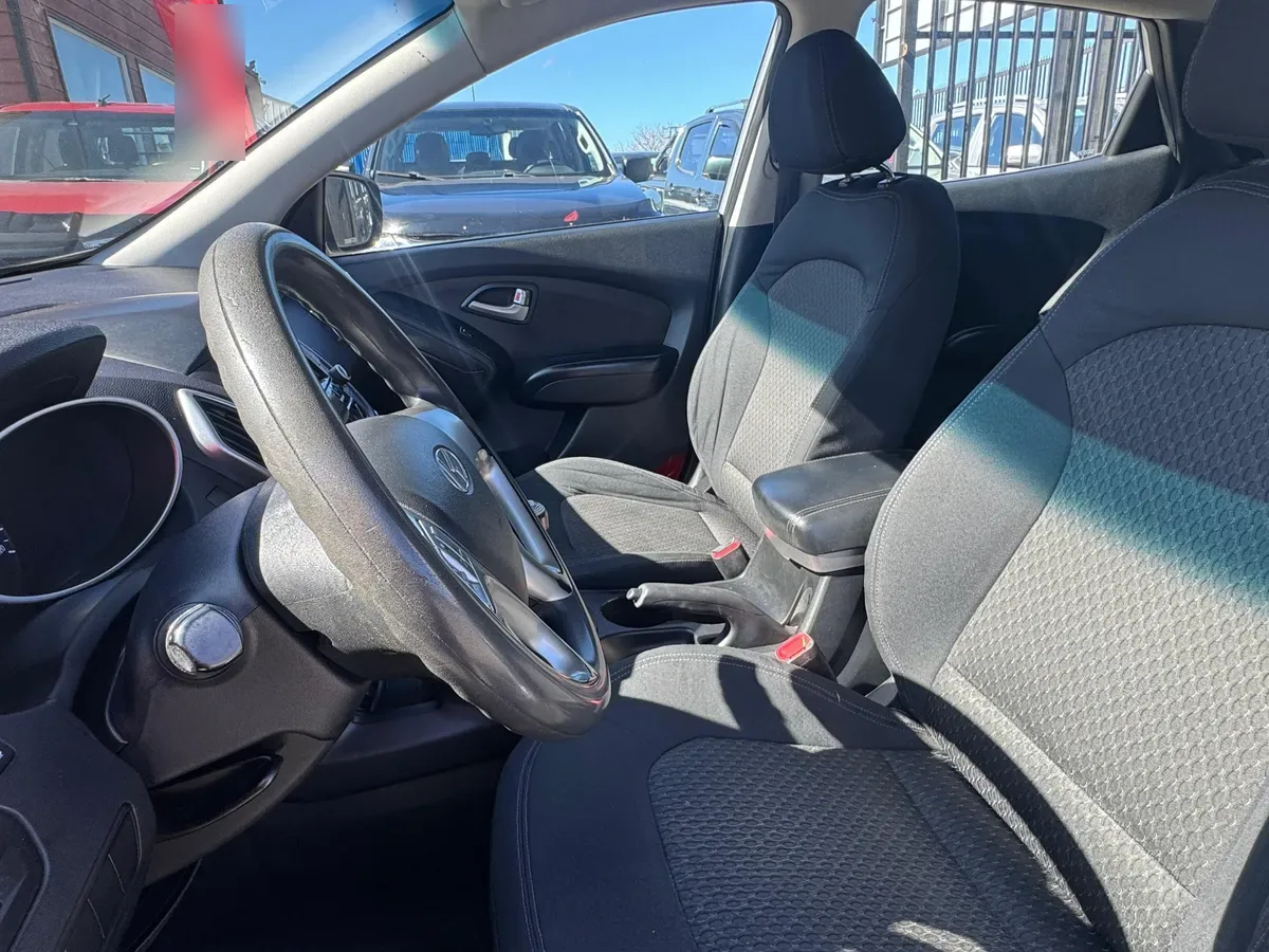 HYUNDAI TUCSON 2.0 Lm Gl 5mt Base Mt año 2012