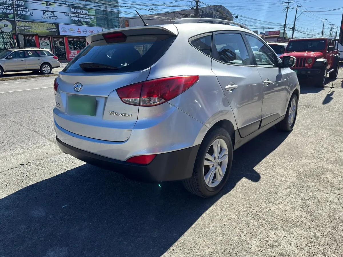 HYUNDAI TUCSON 2.0 Lm Gl 5mt Base Mt año 2012