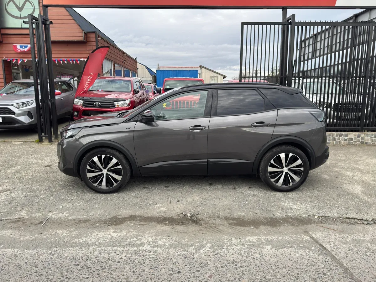 PEUGEOT 3008 1.5 Gt Black Pack Bluehdi 130 Eat8 At año 2024