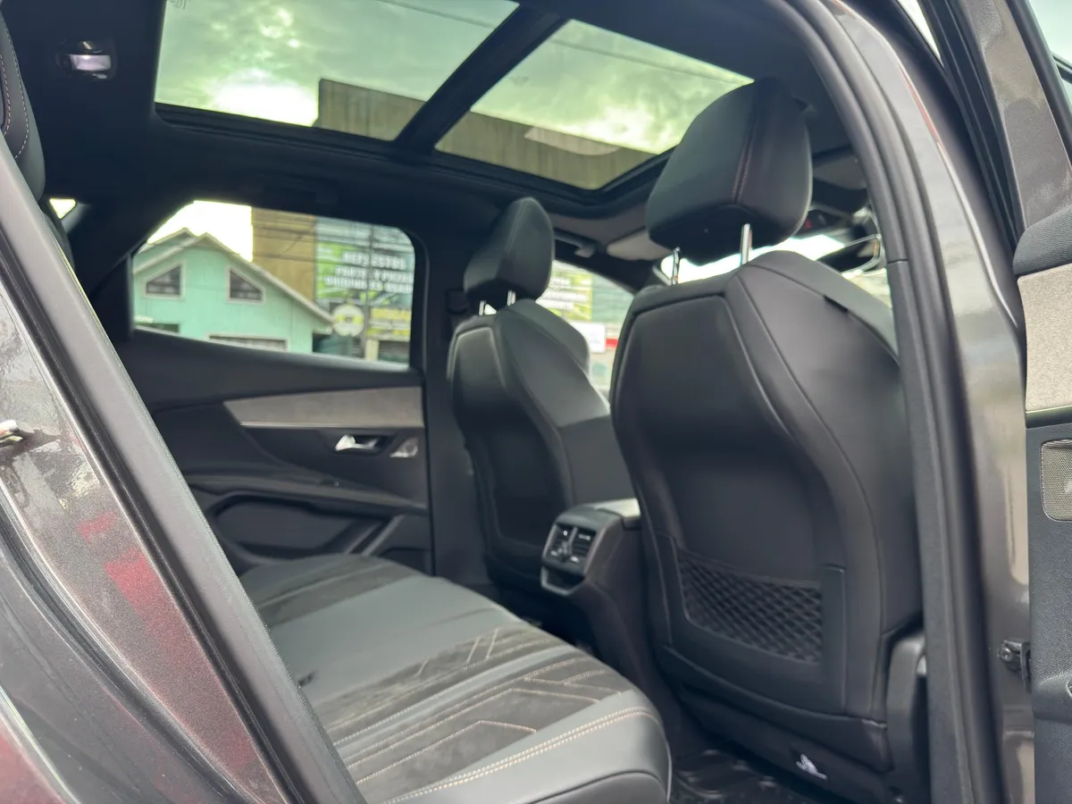 PEUGEOT 3008 1.5 Gt Black Pack Bluehdi 130 Eat8 At año 2024