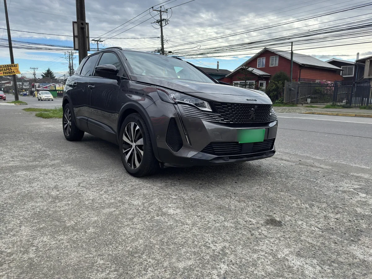 PEUGEOT 3008 1.5 Gt Black Pack Bluehdi 130 Eat8 At año 2024