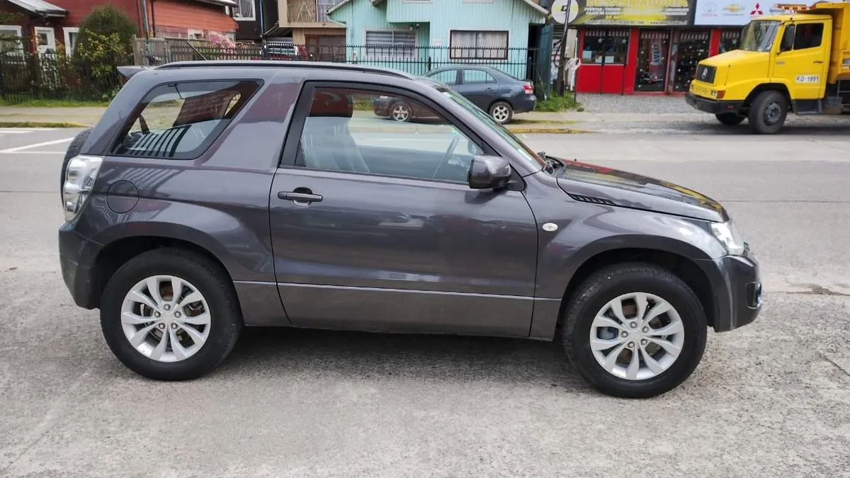 SUZUKI GRAND VITARA 2.4 G Glx Sport Winche 3p Mt 4x4 año 2019