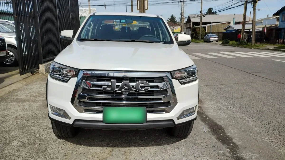 JAC T8 2.0 Comfort Mt 4x2 Diesel año 2023