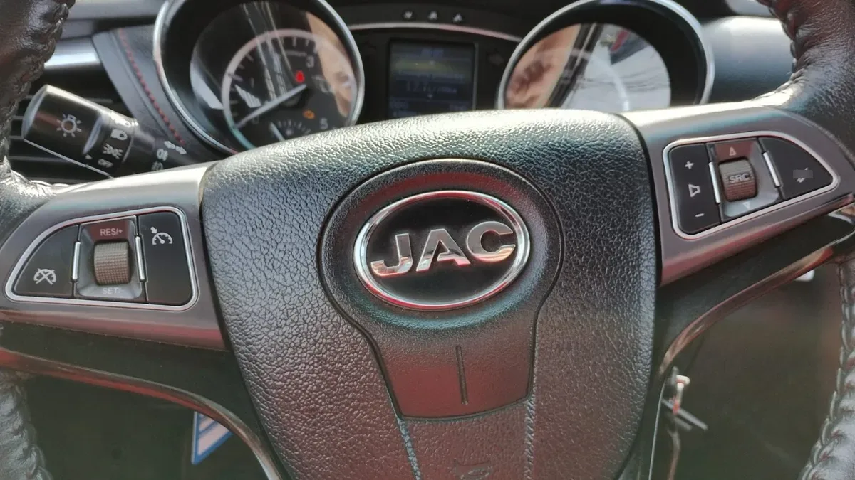 JAC T8 2.0 Comfort Mt 4x2 Diesel año 2023
