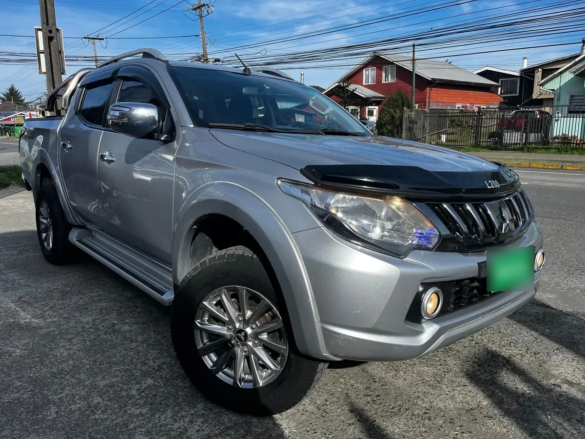 MITSUBISHI L200 2.4 Dakar Crs At 4x2 Diesel año 2019