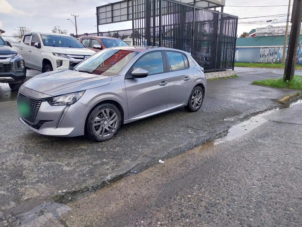 Peugeot 208 Puretech 75 1.2 año 2022