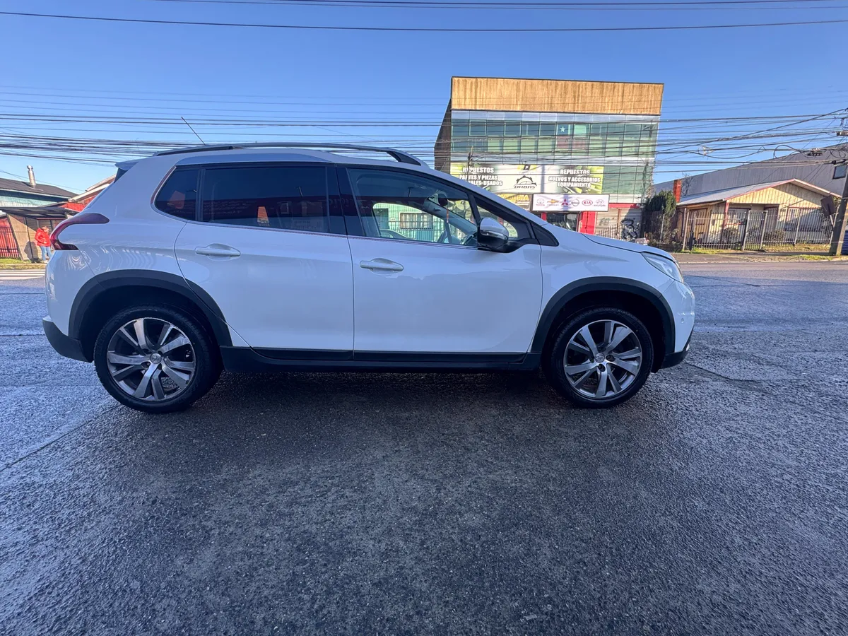 Peugeot 2008 Blue Hdi 130 Eat8 1.5 Aut año 2023