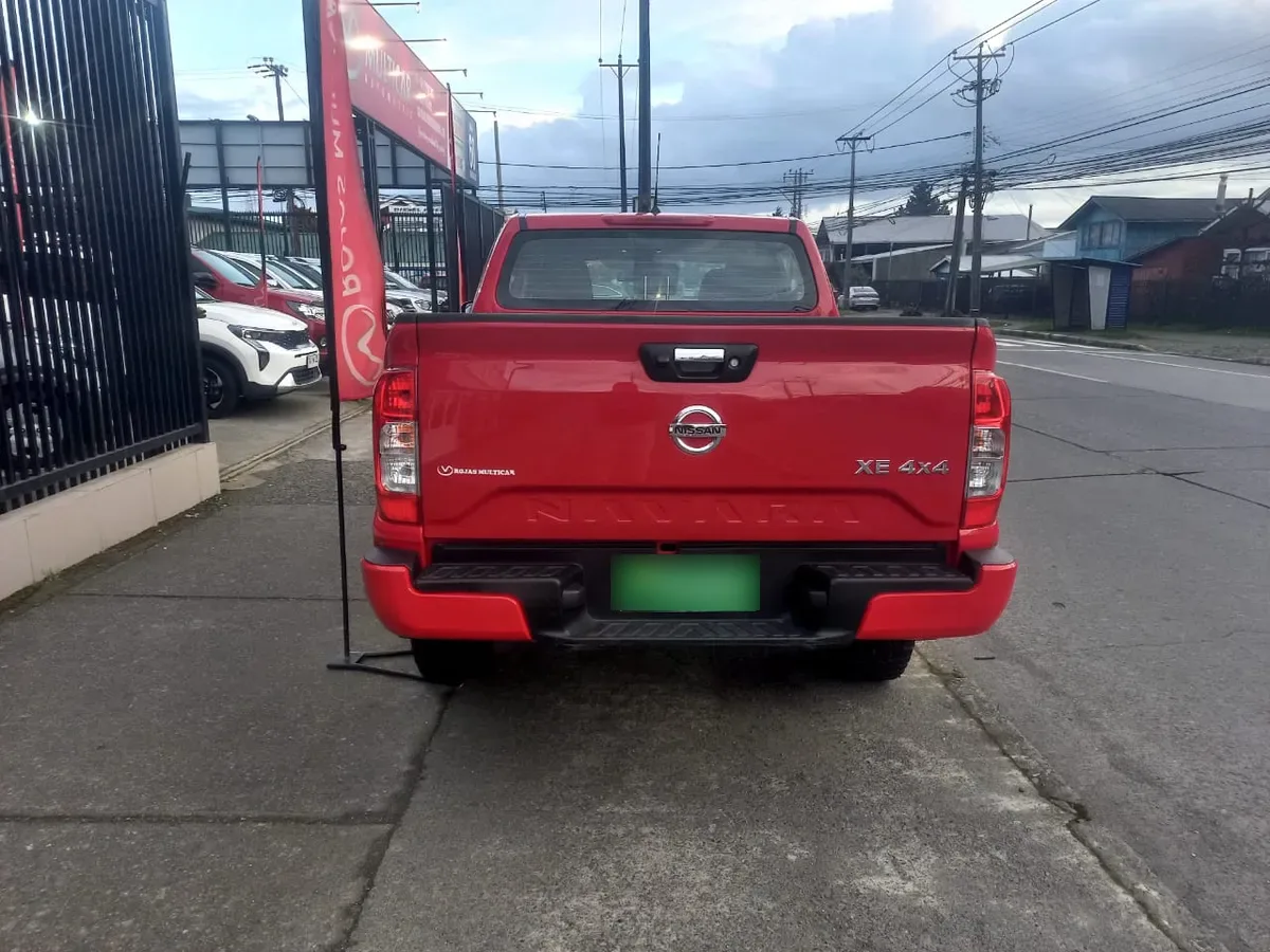 Nissan NAVARA D Cab Mt 4x4 2.3 año 2022