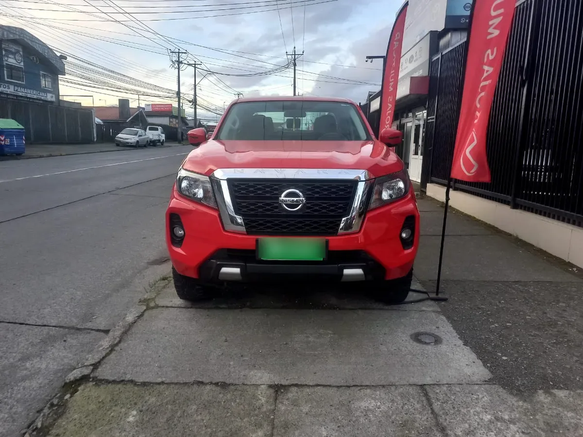 Nissan NAVARA D Cab Mt 4x4 2.3 año 2022