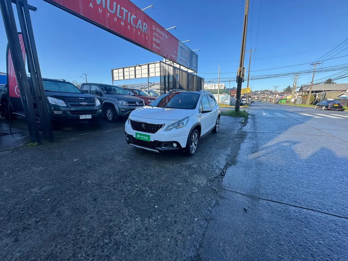 Peugeot 2008 Blue Hdi 130 Eat8 1.5 Aut año 2023