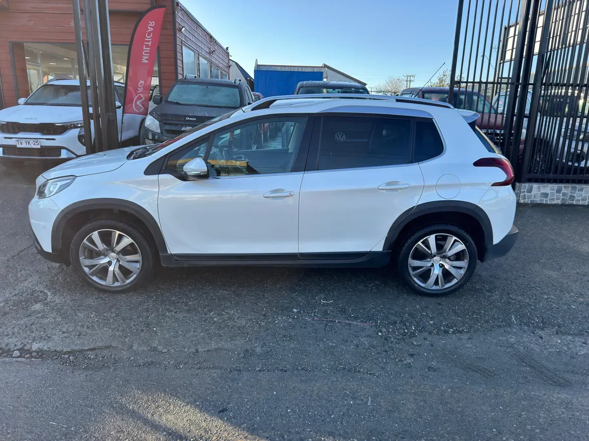Peugeot 2008 Blue Hdi 130 Eat8 1.5 Aut año 2023