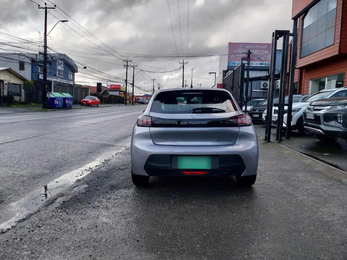 Peugeot 208 Puretech 75 1.2 año 2022