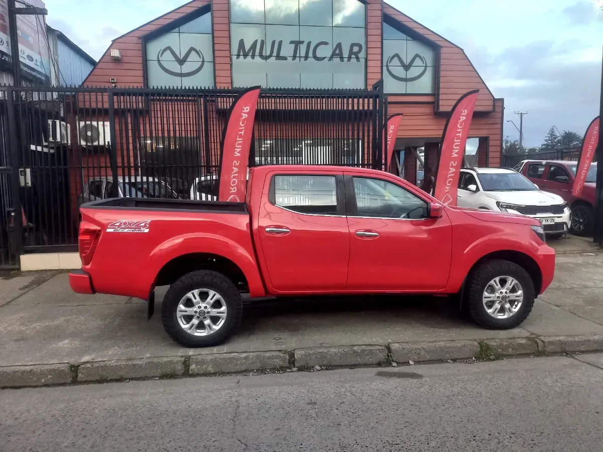 Nissan NAVARA D Cab Mt 4x4 2.3 año 2022
