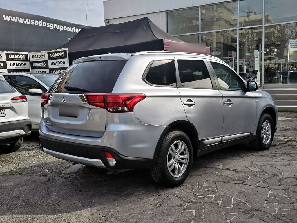 MITSUBISHI OUTLANDER 2.4 Gls At 4x4 año 2017