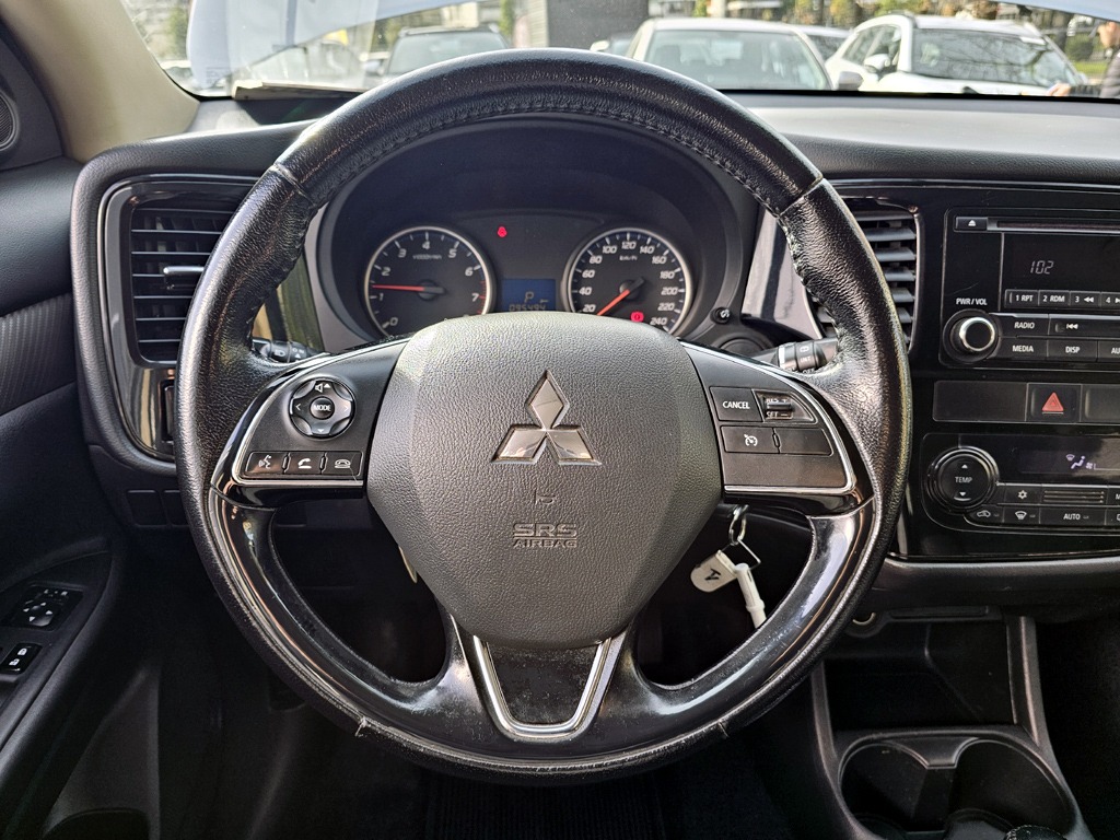 MITSUBISHI OUTLANDER 2.4 Gls At 4x4 año 2017