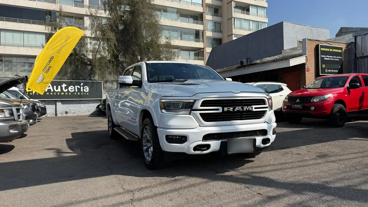Ram 1500 Laramie Crew Cab Sport año 2023