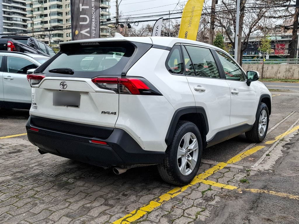 TOYOTA RAV4 Le 2.0 Mt año 2019